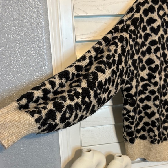 Ann Taylor Black and Tan Leopard Turtleneck Sweater - Picture 3 of 4